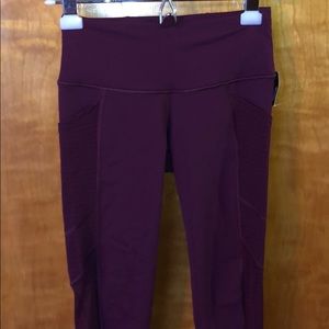 NWT Victoria’s Secret Sport Knockout Crop Tights